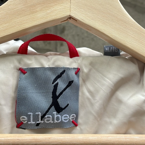 Ellabe Down filled Cream Coat with gold details - Picture 4 of 6